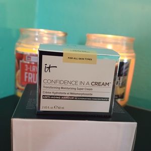 Confidence in a cream by It Cosmetics